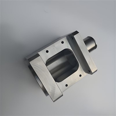 Носач за управљање кабловима за оквир тела робота